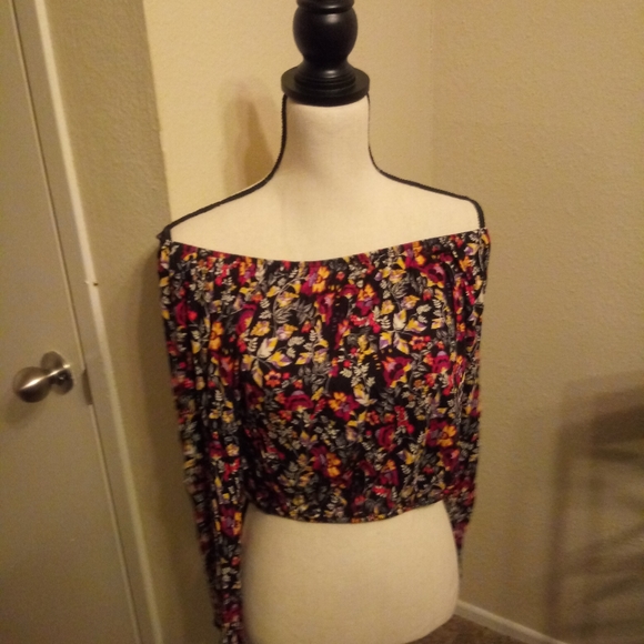 Crop tops lot all size large - Picture 4 of 5